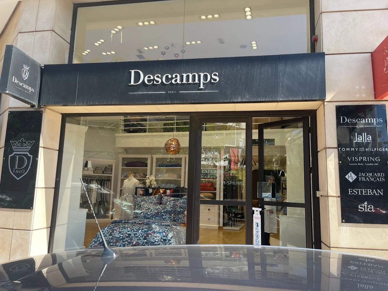 Descamps